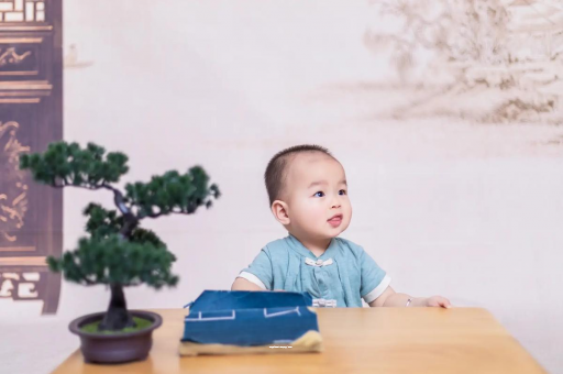 太原宝宝眼睛突然肿了